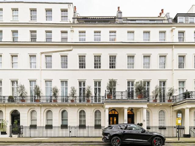 Flat for sale in City of Westminster, Greater London