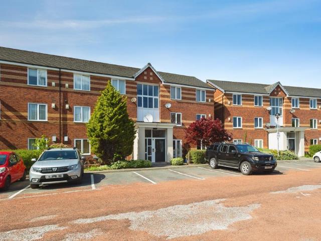 Flat for sale in Blackfriars, Salford