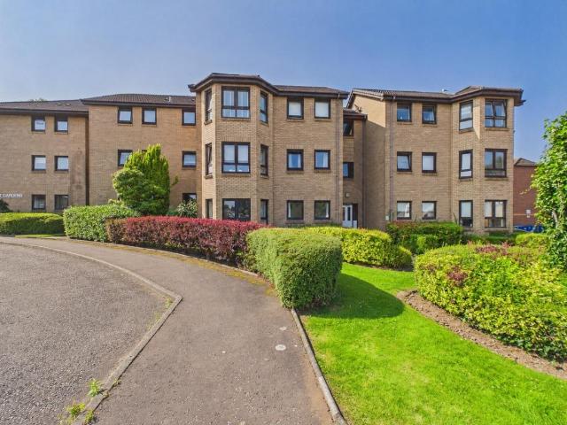 Flat for sale in Castlehead, Glenburn
