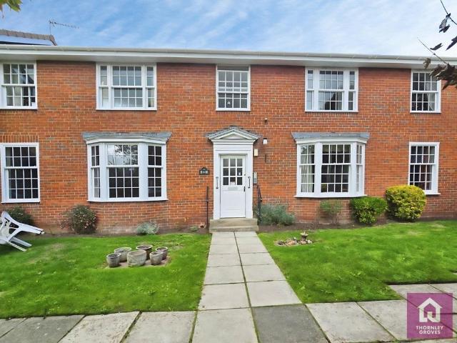 Flat for sale in Handbridge, Chester
