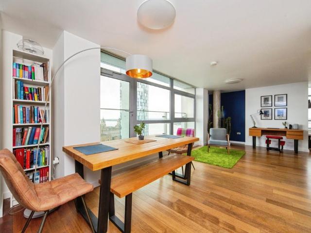 Flat for sale in Pride Quarter, Liverpool