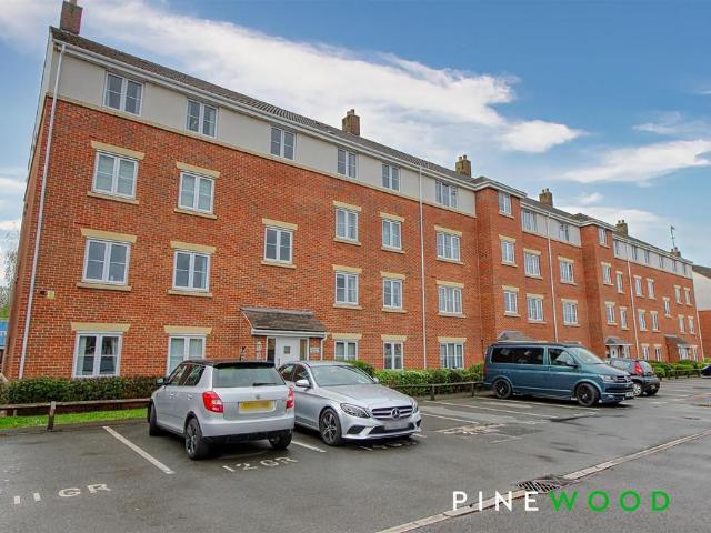 Flat for sale in Birdholme, Chesterfield
