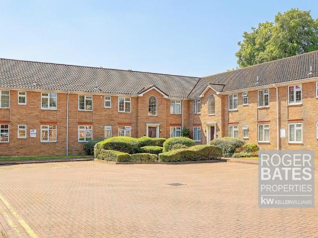 Flat for sale in Wickford, Essex