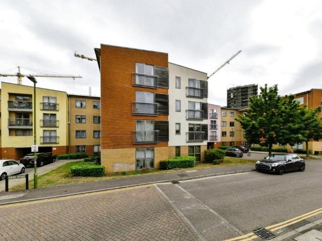 Flat for sale in Old Town, Shephall