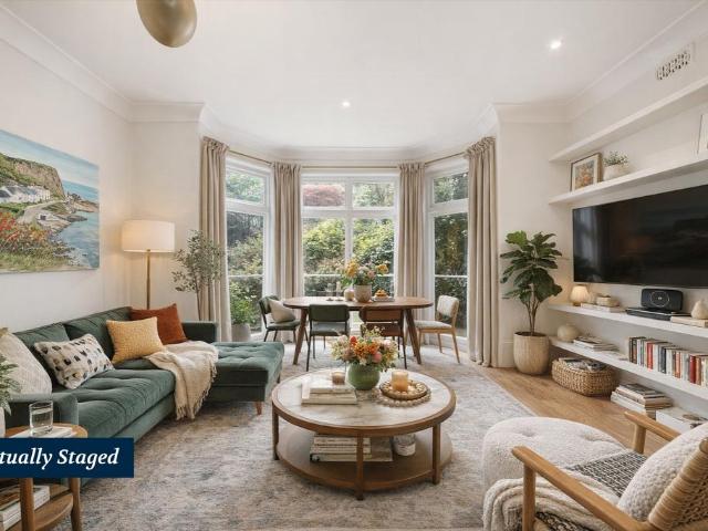 Flat for sale in South Hampstead, Greater London