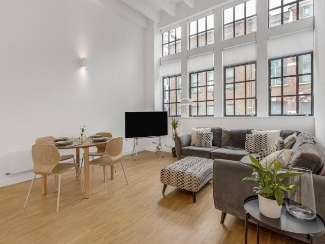 Flat for sale in Holborn, Greater London