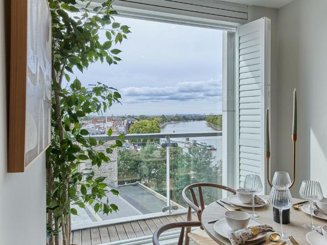 Flat for sale in Putney, Greater London