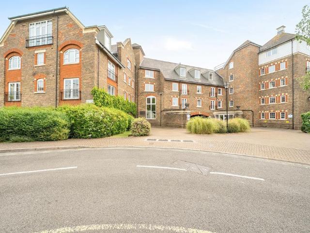 Flat for sale in Brook Street, Bourne Vale