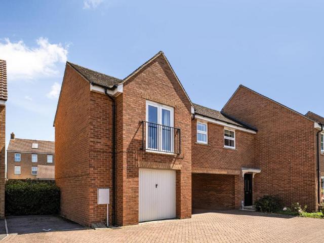 Flat for sale in Bishops Cannings, Wiltshire