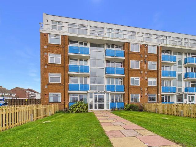 Flat for sale in Fishersgate, West Sussex