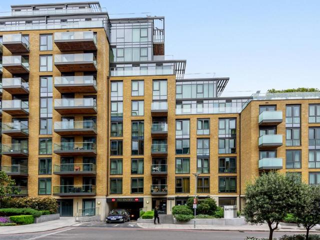 Flat for sale in Wandsworth, Greater London
