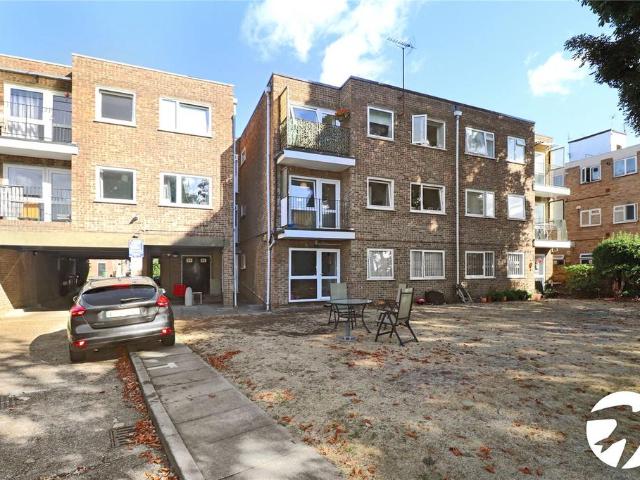 Flat for sale in Belvedere, Greater London