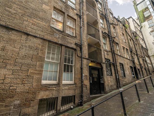 Flat for sale in Old Town, Scotland