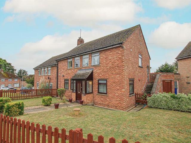 Flat for sale in Chedburgh, Suffolk