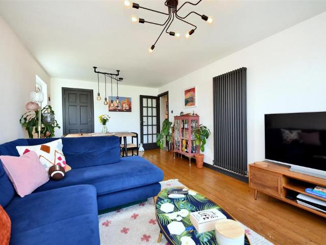 Flat for sale in Surbiton, Greater London