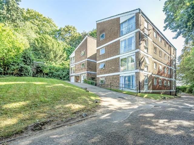 Flat for sale in Shottermill, Waverley