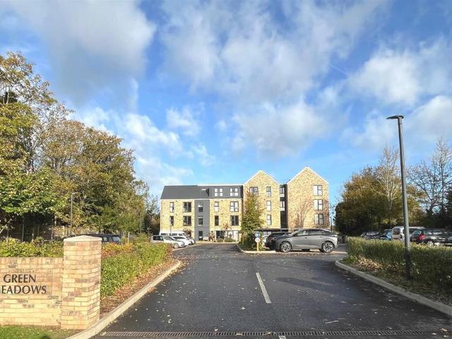 Flat for sale in Freshwater, Isle Of Wight