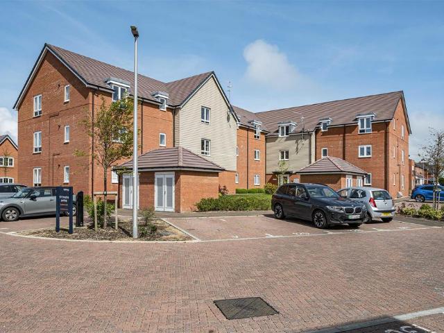 Flat for sale in Seaford, Iford