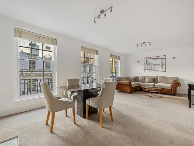 Flat for sale in East Marylebone, Greater London
