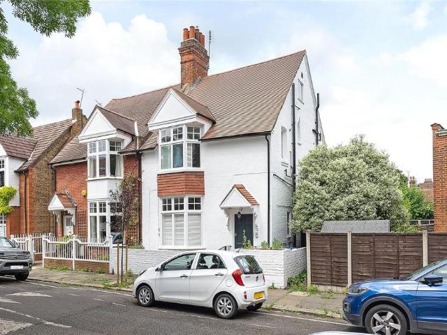 Flat for sale in London Borough of Ealing, Greater London