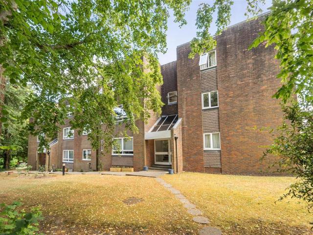 Flat for sale in Charlotteville, Westborough