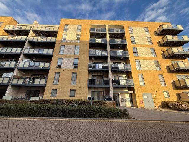 Flat for sale in London Borough of Barking and Dagenham, Greater London