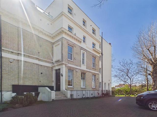 Flat for sale in Streatham, Isle Of Man