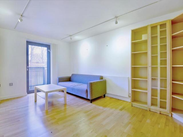 Flat for sale in Tufnell Park, Greater London