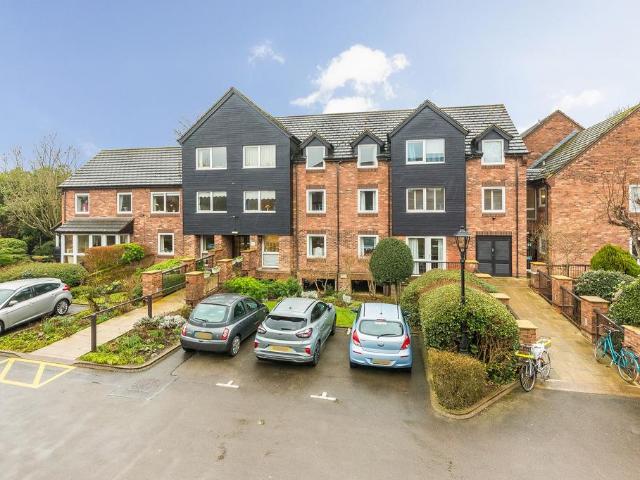 Flat for sale in Caldecott, Dromore