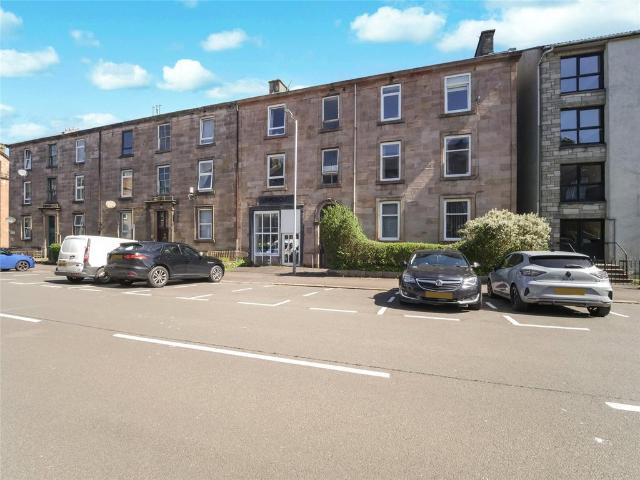 Flat for sale in Greenock, Scotland
