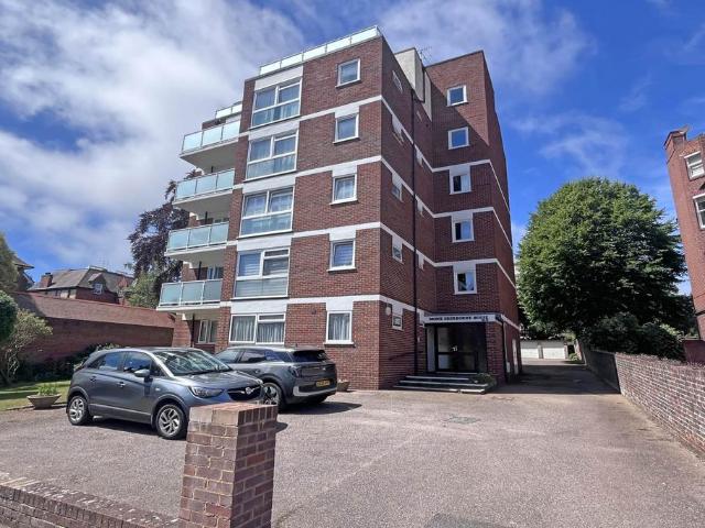 Flat for sale in Eastbourne, East Sussex