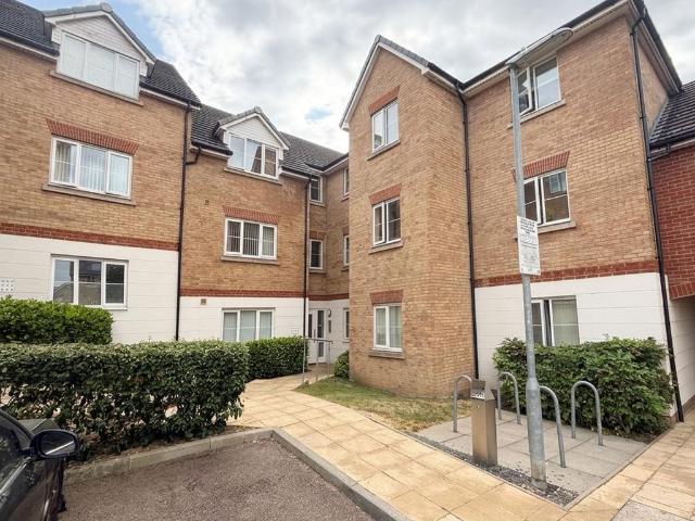 Flat for sale in Leighton-Linslade, Leighton Buzzard