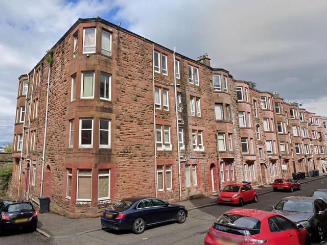 Flat for sale in Port Glasgow, Bogston