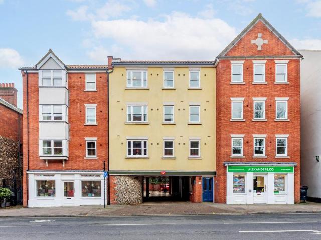 Flat for sale in Heigham Grove, East Bank