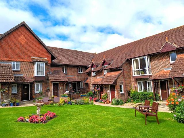 Flat for sale in Helford, Hampshire