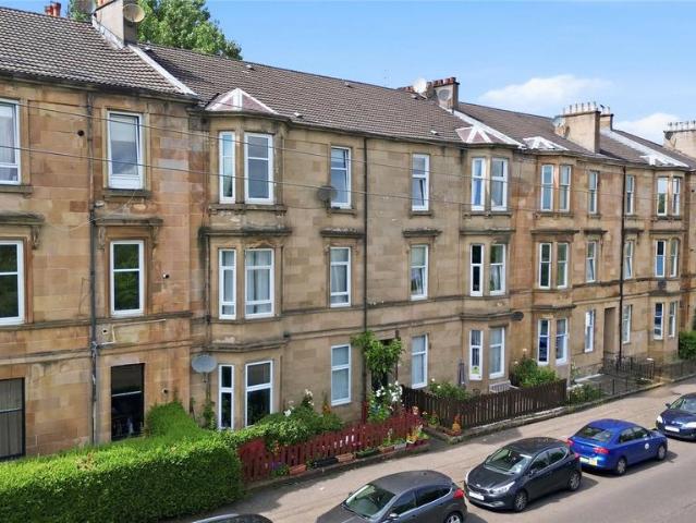 Flat for sale in Strathbungo, Scotland
