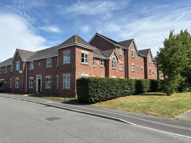 Flat for sale in Roby Mill, Lancashire