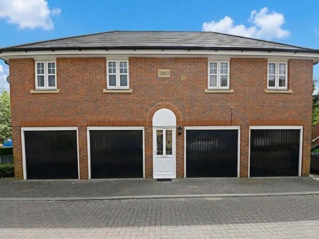 Flat for sale in Mill Hill, Greater London