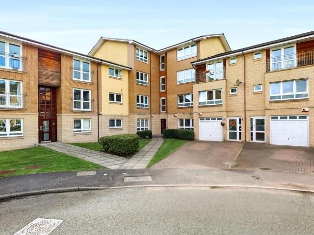 Flat for sale in Dennistoun, Scotland