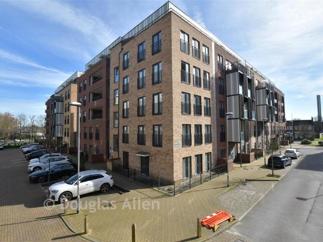 Flat for sale in Rush Green, Greater London