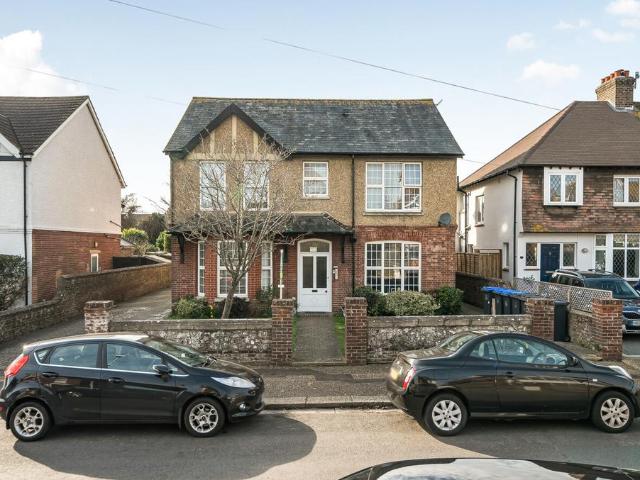 Flat for sale in Worthing, West Sussex