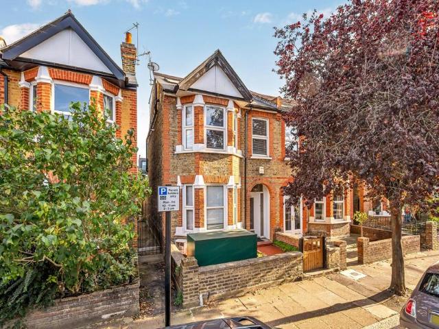 Flat for sale in London Borough of Ealing, Hanwell