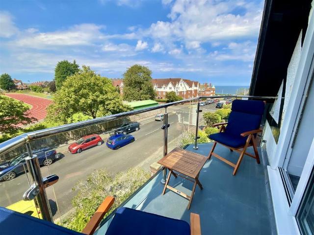 Flat for sale in South Cliff, Kepwick
