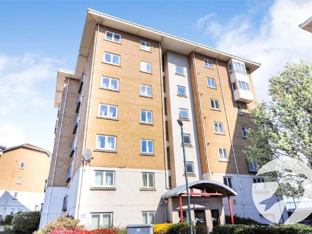Flat for sale in Northumberland Heath, Greater London