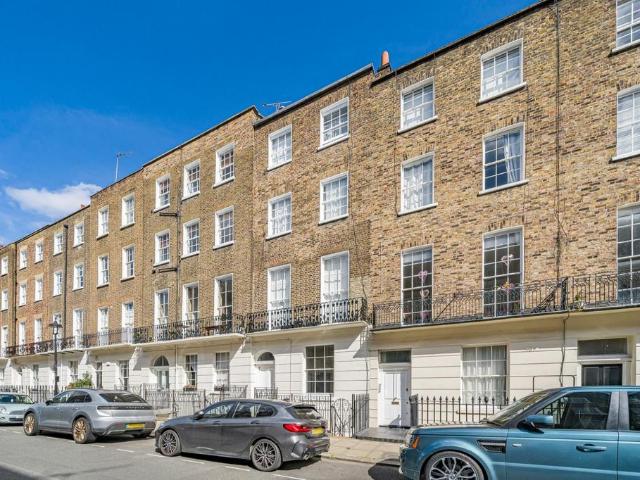Flat for sale in Marylebone, Greater London