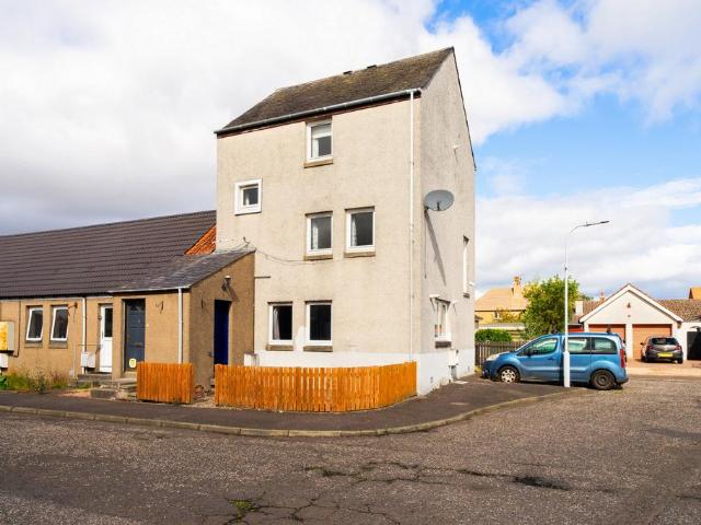 Flat for sale in Ladybank, Scotland