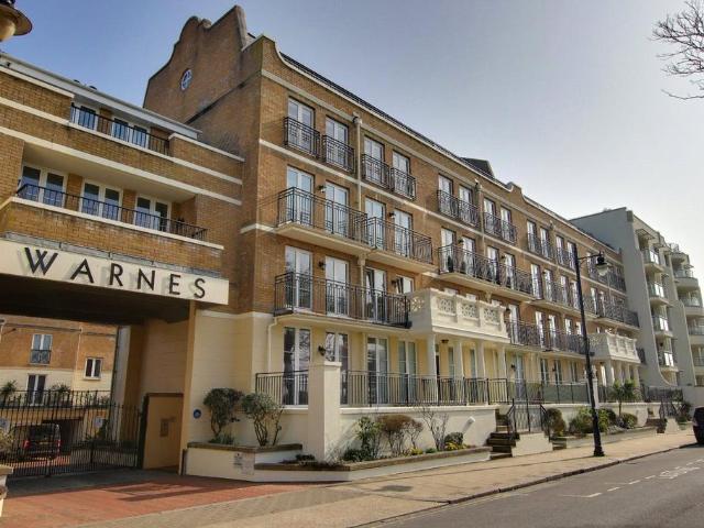 Flat for sale in Worthing, West Sussex