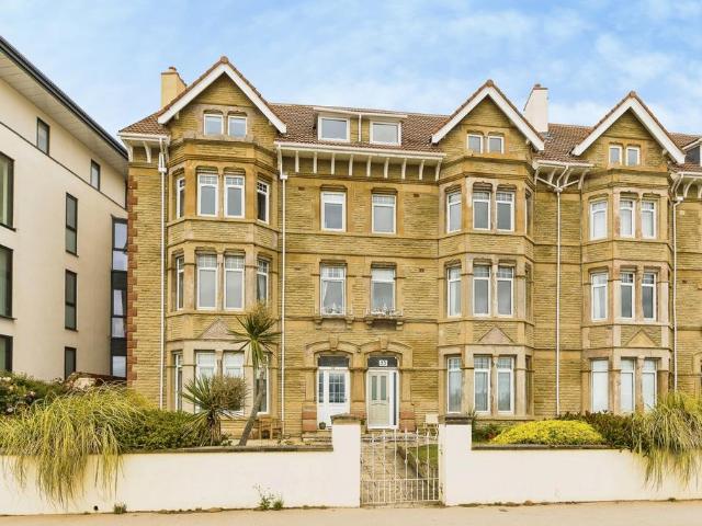 Flat for sale in Grange, West Kirby