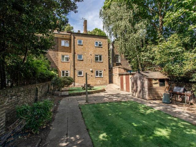 Flat for sale in London Borough of Tower Hamlets, Greater London