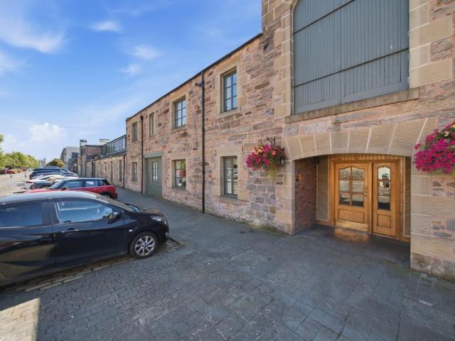 Flat for sale in North Leith, Leith